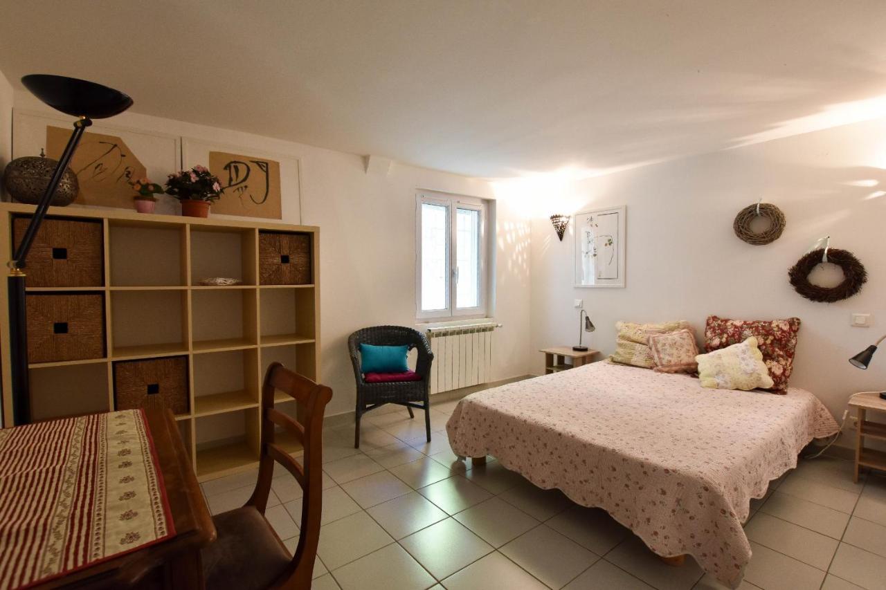 Apartament Moulin Rose, Parking - Jardin Arles Zewnętrze zdjęcie